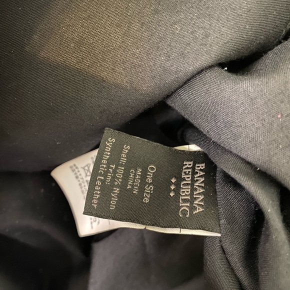 Banana Republic Black Tote Handbag/SOLD - Picture 6 of 10